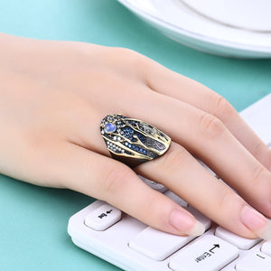 Sparkling Vintage Flower Ring